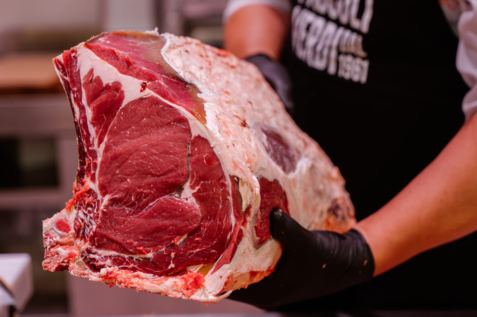 Costata marinata alle erbe e limone