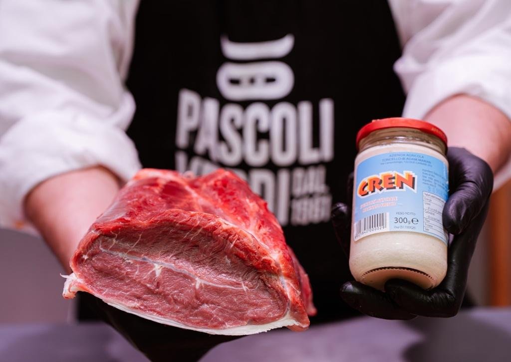 Brasato di scapino con copertina di bovino adulto al vino rosso